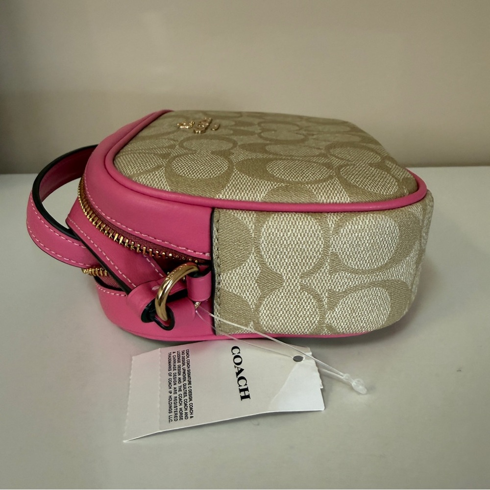 Coach C9926 camera bag - Picture 6 of 10